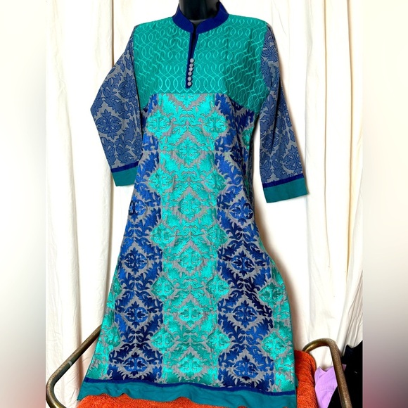 Gorgeous Embroidered Indian Kurta Women's Sz 40 PTP 20" Heavier Weight Tunic - Picture 1 of 8